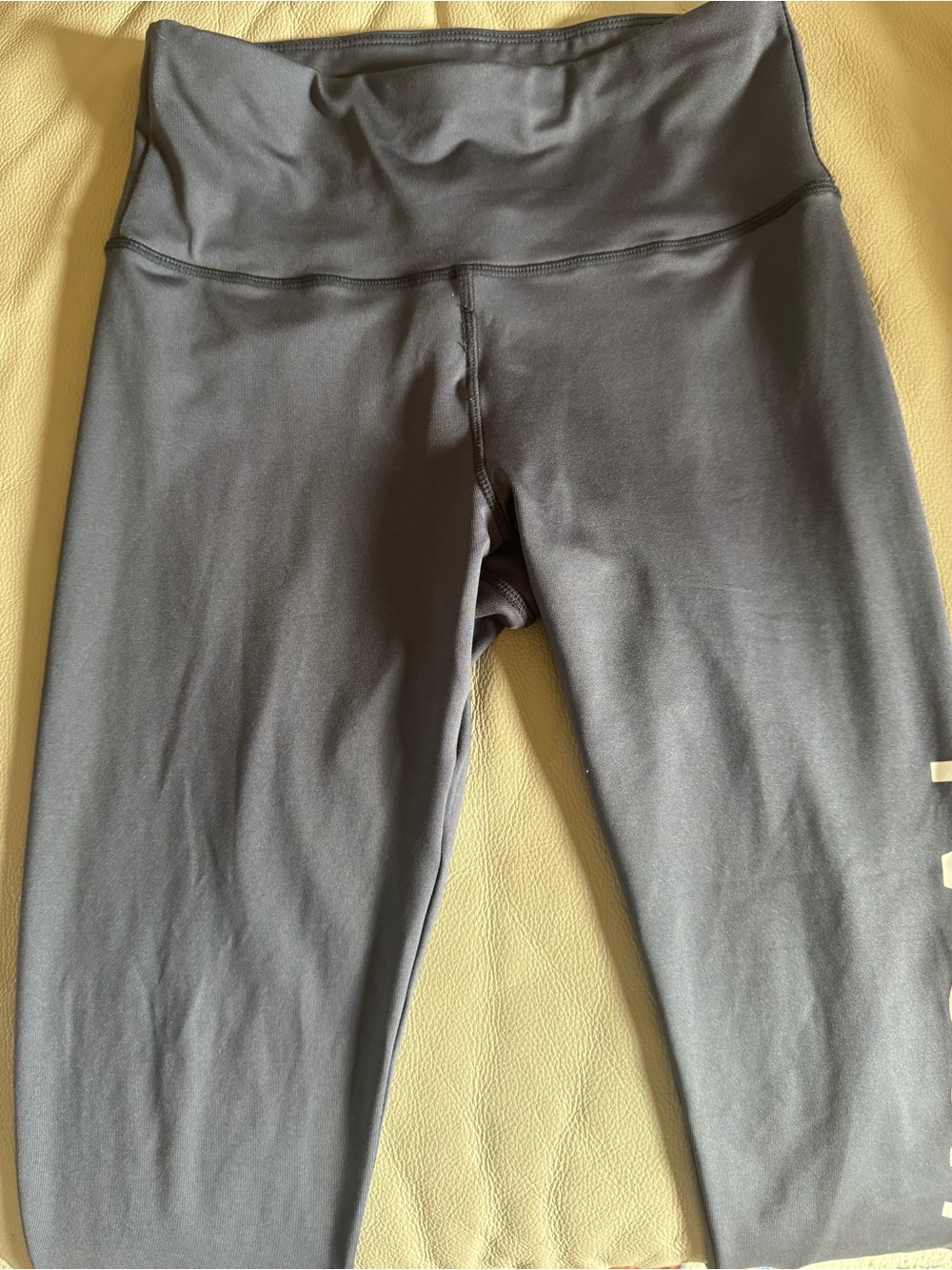 ivory ella Gray High-Waist Active Leggings